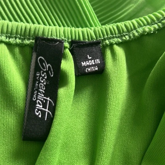 Essentials - Picture 6 of 6